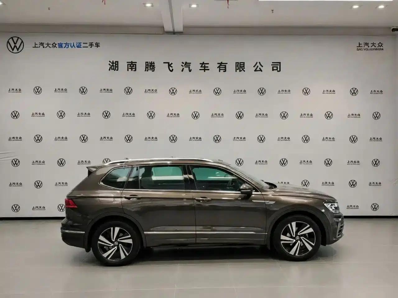 2019 Volkswagen Tiguan L Plug-in Hybrid 430PHEV Hybrid Luxury Edition — миниатюра 3