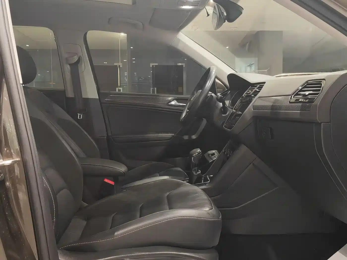 2019 Volkswagen Tiguan L Plug-in Hybrid 430PHEV Hybrid Luxury Edition — миниатюра 9