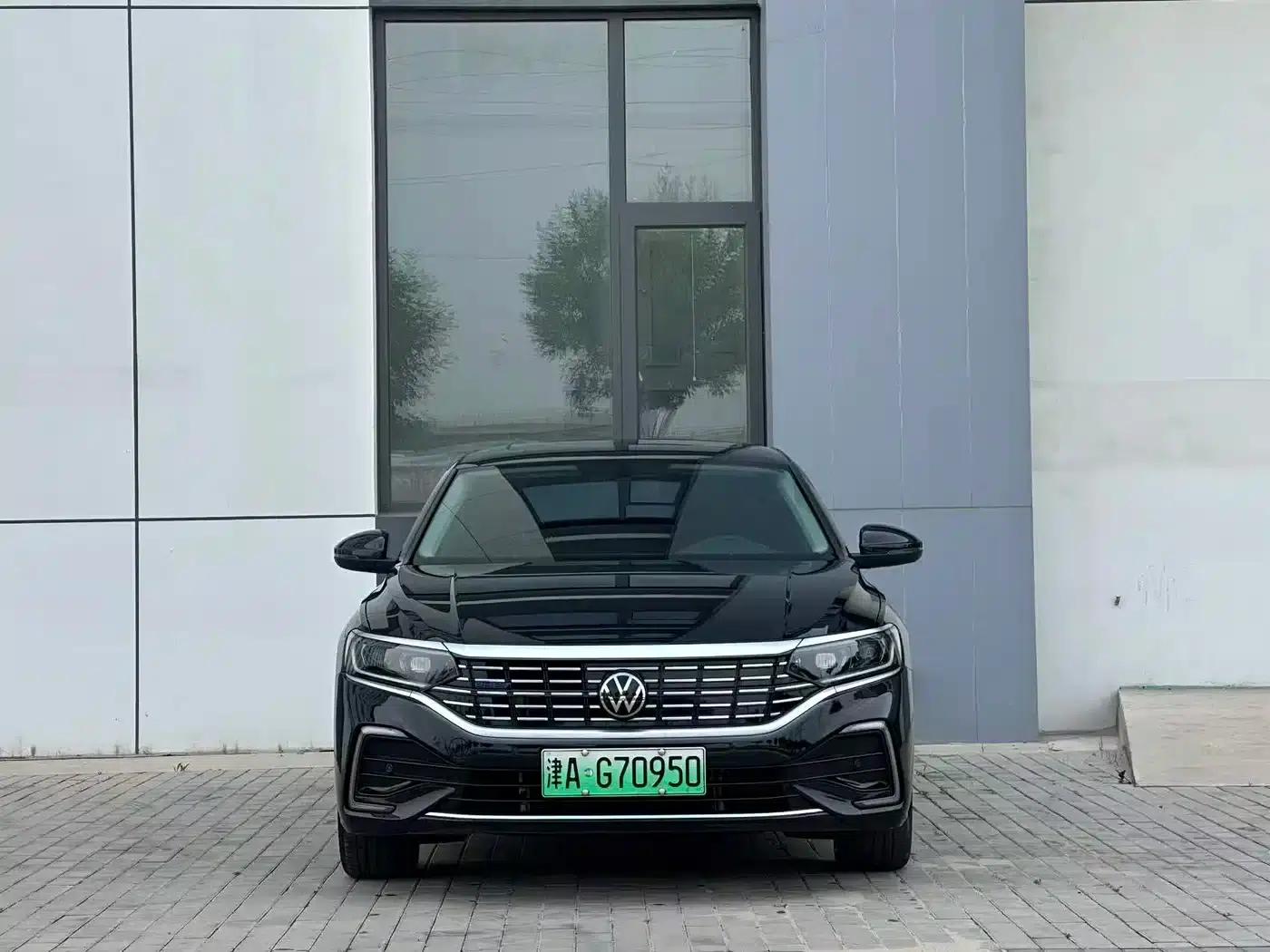 2023 Volkswagen Passat Plug-in Hybrid 430PHEV Hybrid Elite Edition — миниатюра 1