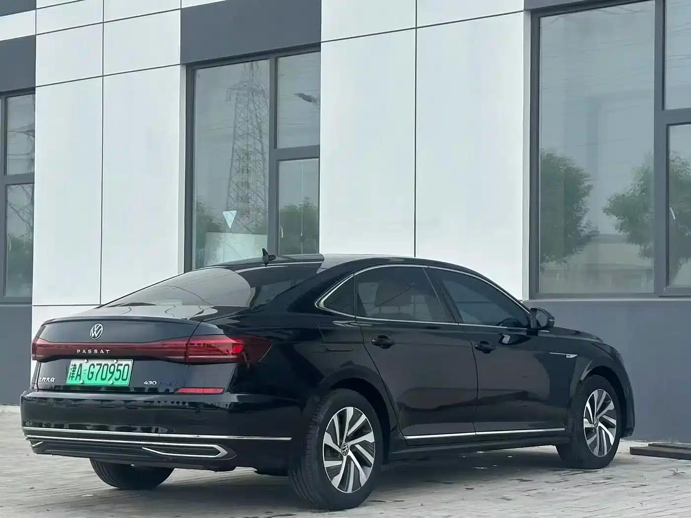 2023 Volkswagen Passat Plug-in Hybrid 430PHEV Hybrid Elite Edition — миниатюра 7