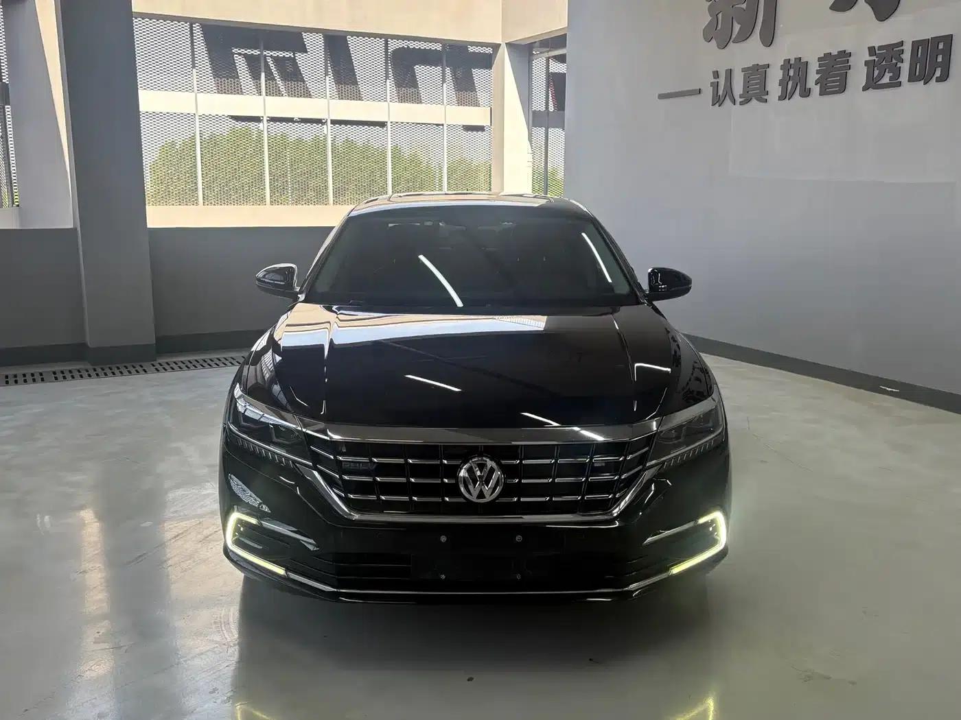 2020 Volkswagen Passat Plug-in Hybrid 430PHEV Hybrid Luxury Edition (China VI Emission Standard) — миниатюра 2