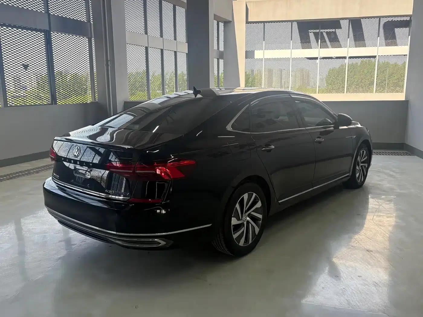 2020 Volkswagen Passat Plug-in Hybrid 430PHEV Hybrid Luxury Edition (China VI Emission Standard) — миниатюра 16