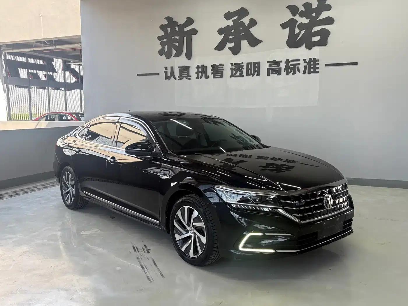 2020 Volkswagen Passat Plug-in Hybrid 430PHEV Hybrid Luxury Edition (China VI Emission Standard) — миниатюра 3