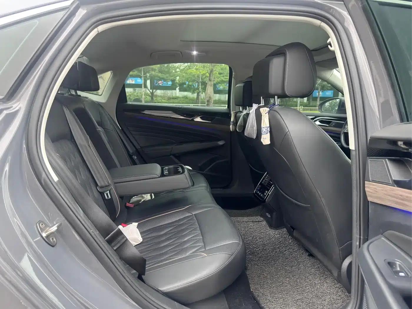 2019 Volkswagen Passat Plug-in Hybrid 430PHEV Hybrid Luxury Edition — миниатюра 11