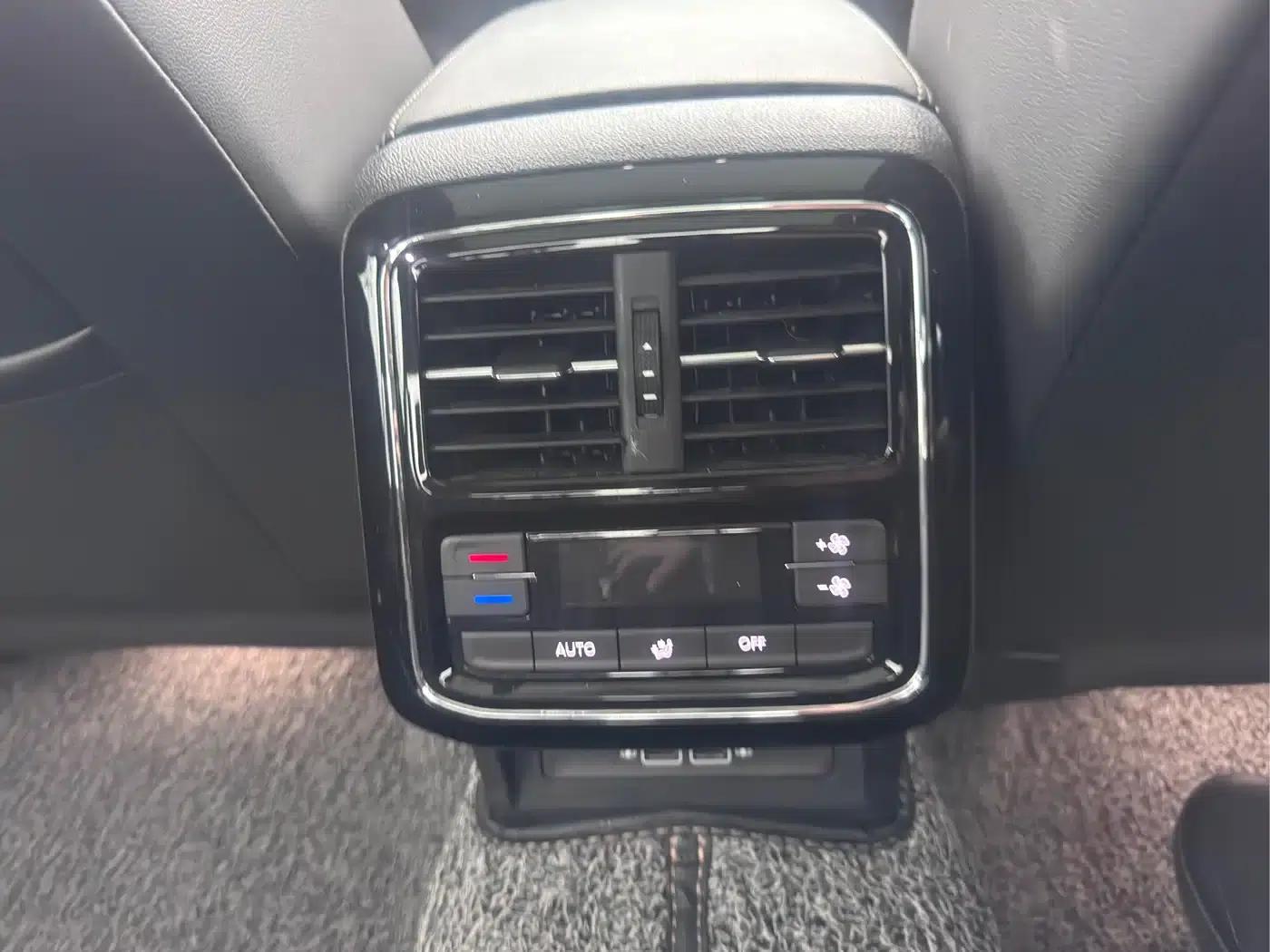 2019 Volkswagen Passat Plug-in Hybrid 430PHEV Hybrid Luxury Edition — миниатюра 12