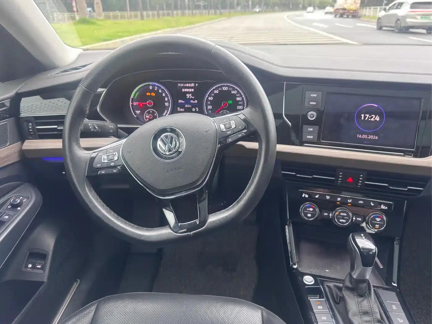 2019 Volkswagen Passat Plug-in Hybrid 430PHEV Hybrid Luxury Edition — миниатюра 14