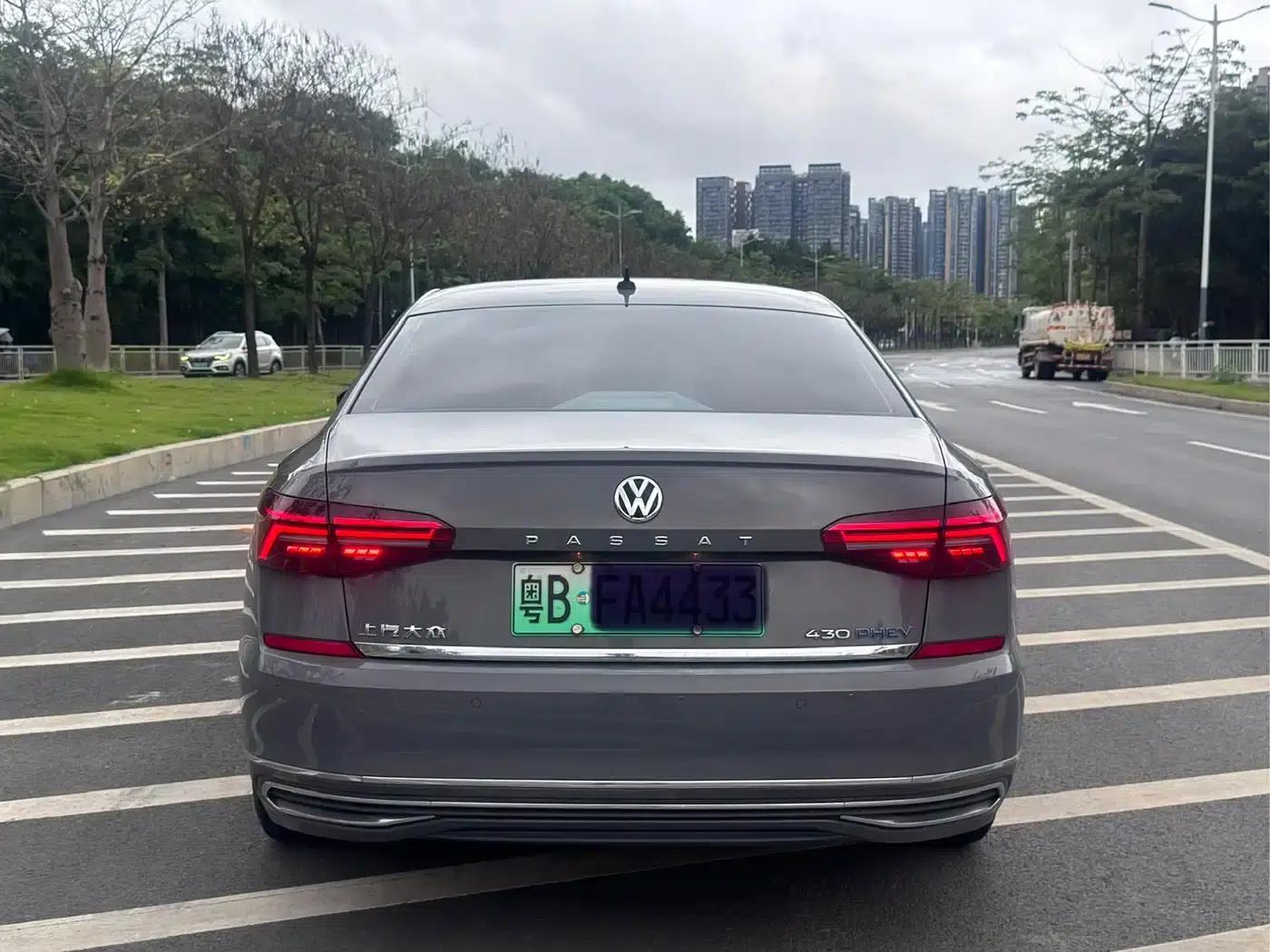 2019 Volkswagen Passat Plug-in Hybrid 430PHEV Hybrid Luxury Edition — миниатюра 5