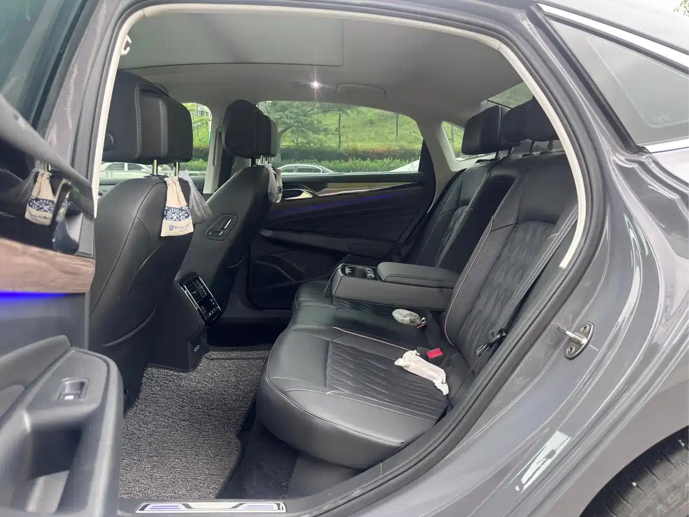 2019 Volkswagen Passat Plug-in Hybrid 430PHEV Hybrid Luxury Edition — миниатюра 9