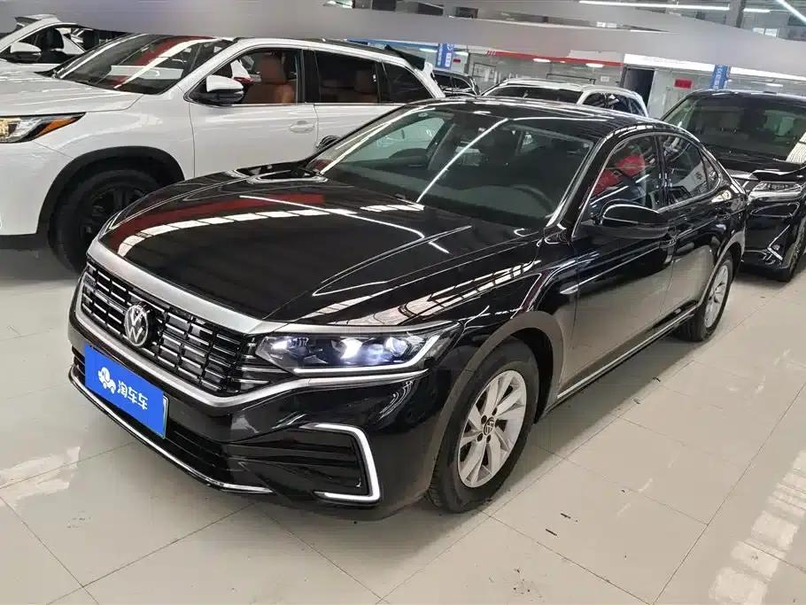 2025 Volkswagen Passat Plug-in Hybrid 430PHEV Hybrid Business Edition — миниатюра 1