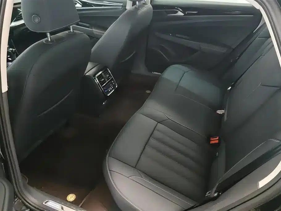 2025 Volkswagen Passat Plug-in Hybrid 430PHEV Hybrid Business Edition — миниатюра 11