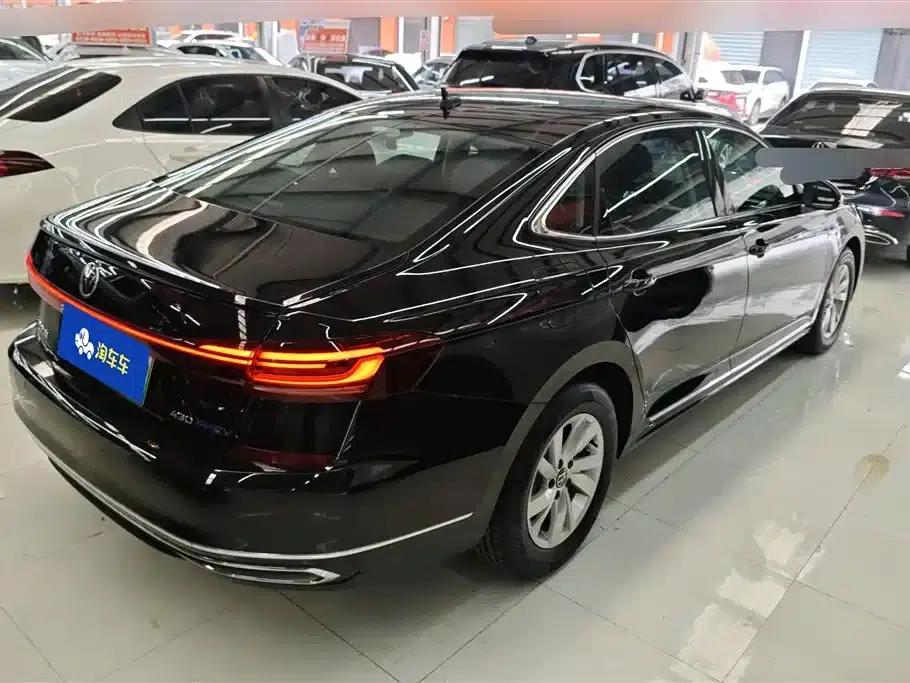 2025 Volkswagen Passat Plug-in Hybrid 430PHEV Hybrid Business Edition — миниатюра 3