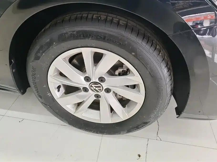 2025 Volkswagen Passat Plug-in Hybrid 430PHEV Hybrid Business Edition — миниатюра 6