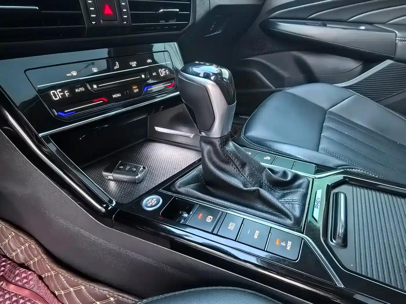 2020 Volkswagen Passat Plug-in Hybrid 430PHEV Hybrid Elite Edition (China VI Emission Standard) — миниатюра 12
