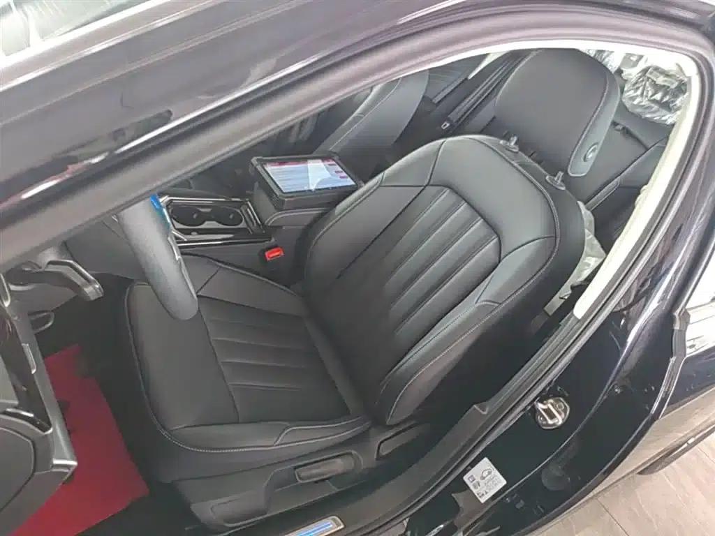 2025 Volkswagen Passat Plug-in Hybrid 430PHEV Hybrid Business Edition — миниатюра 15