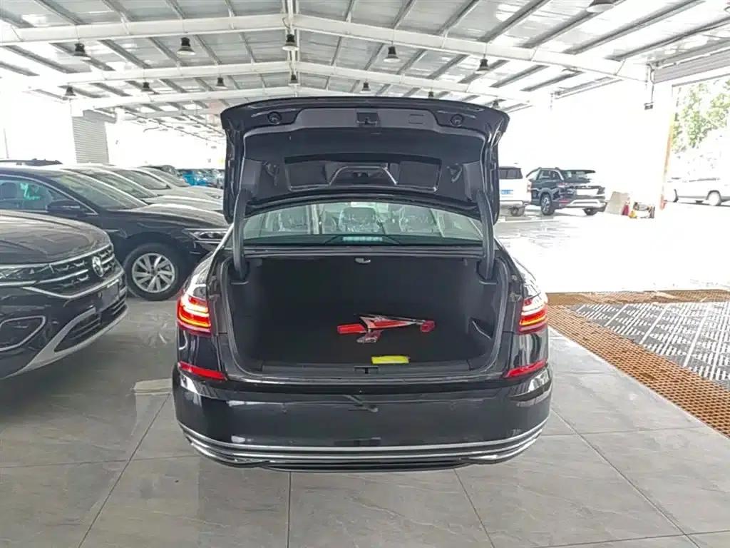 2025 Volkswagen Passat Plug-in Hybrid 430PHEV Hybrid Business Edition — миниатюра 19