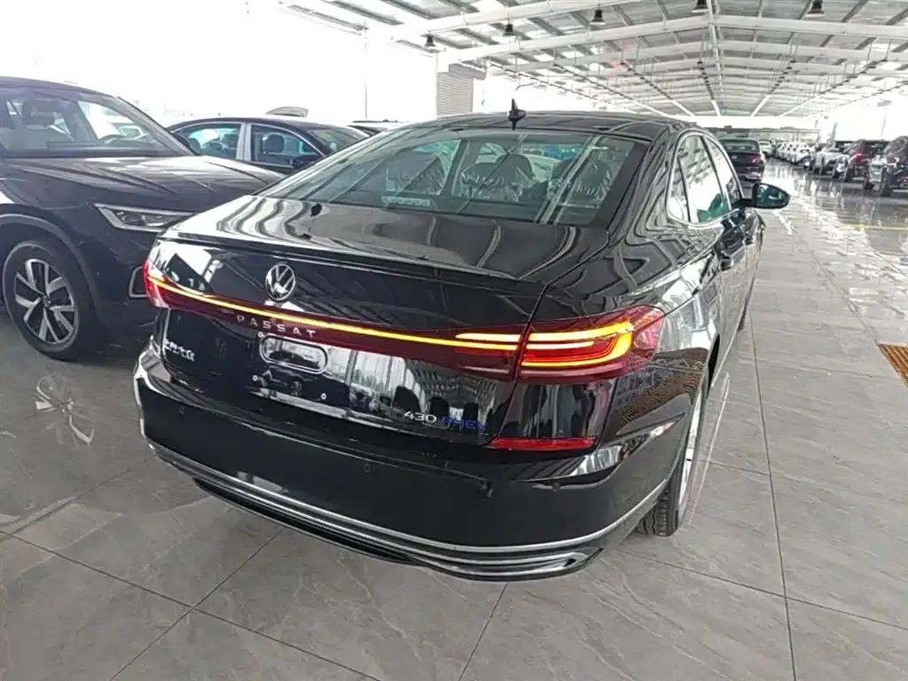 2025 Volkswagen Passat Plug-in Hybrid 430PHEV Hybrid Business Edition — миниатюра 7