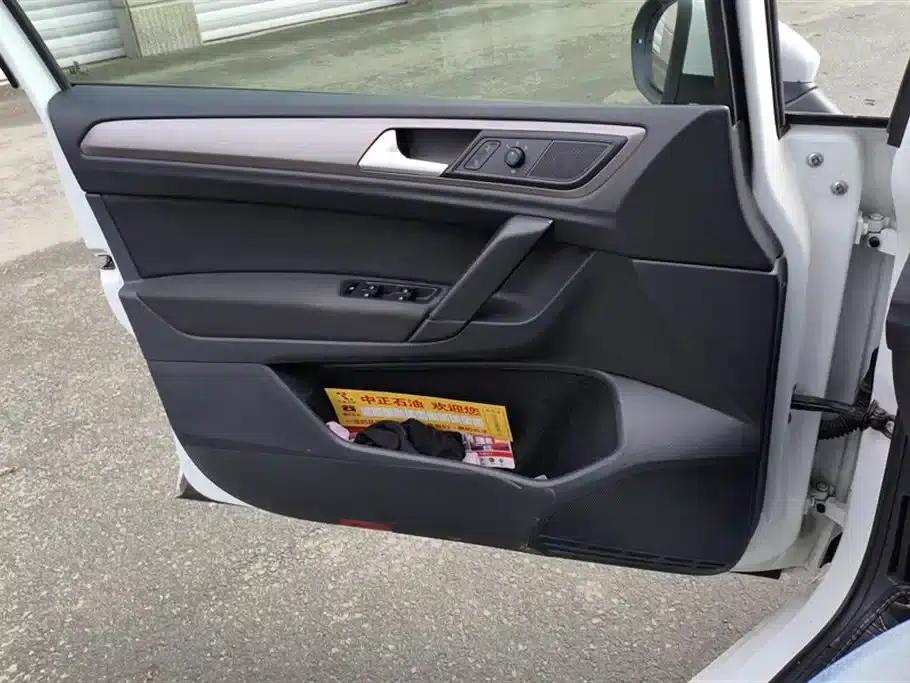 Golf Sportsvan 2018 1.6L Automatic Comfort Edition — миниатюра 7