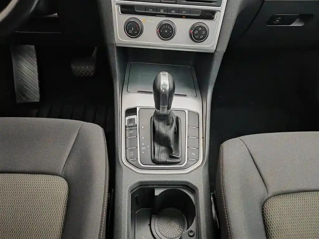 Golf Sportsvan 2016 230TSI Automatic Entry-Level Model — миниатюра 13