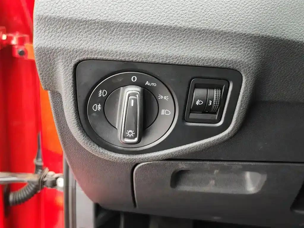 Golf Sportsvan 2016 230TSI Automatic Entry-Level Model — миниатюра 21