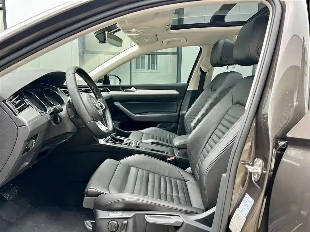 Passat Variant 2018 380TSI 2WD Comfortline — миниатюра 4