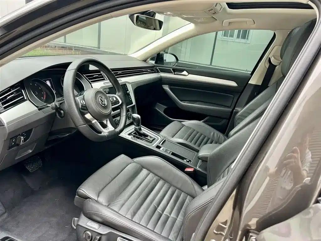 Passat Variant 2018 380TSI 2WD Comfortline — миниатюра 5