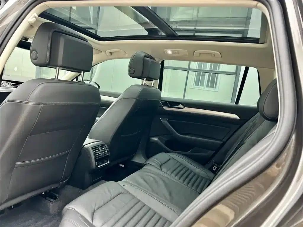 Passat Variant 2018 380TSI 2WD Comfortline — миниатюра 8