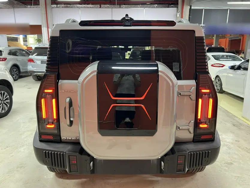 JETOUR Traveler 2023 1.5T Two-Wheel Drive Discovery PRO — миниатюра 10