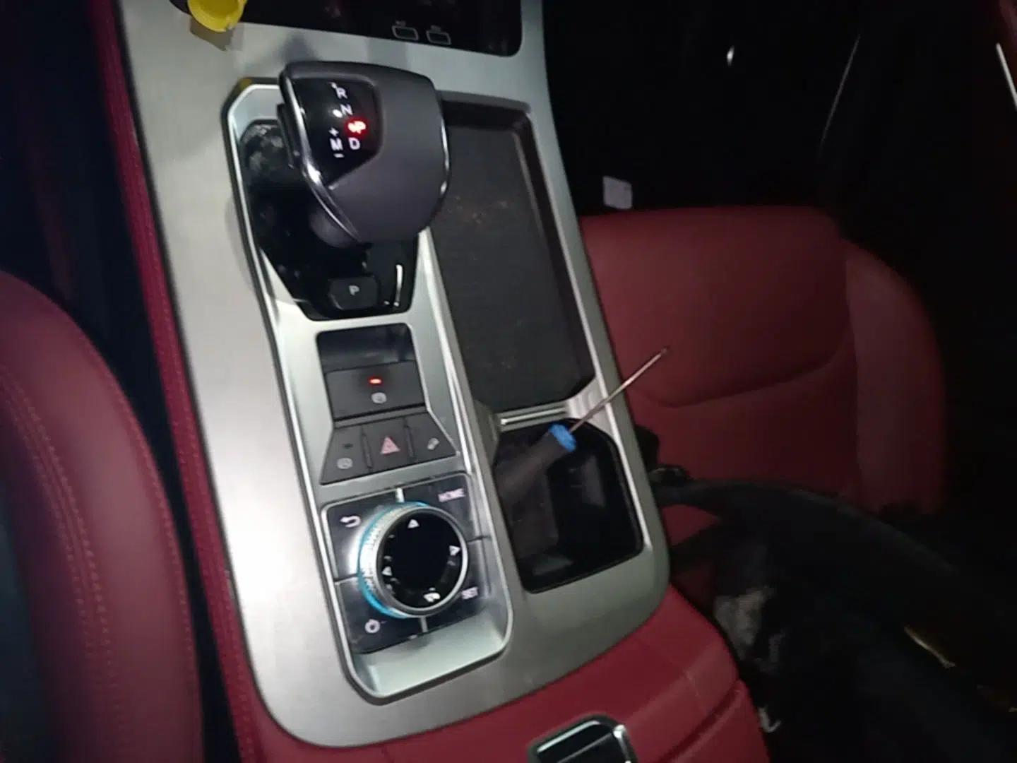JETOUR X70 PLUS 2023 1.5T DCT Ziqiang PRO 7-Seater — миниатюра 17