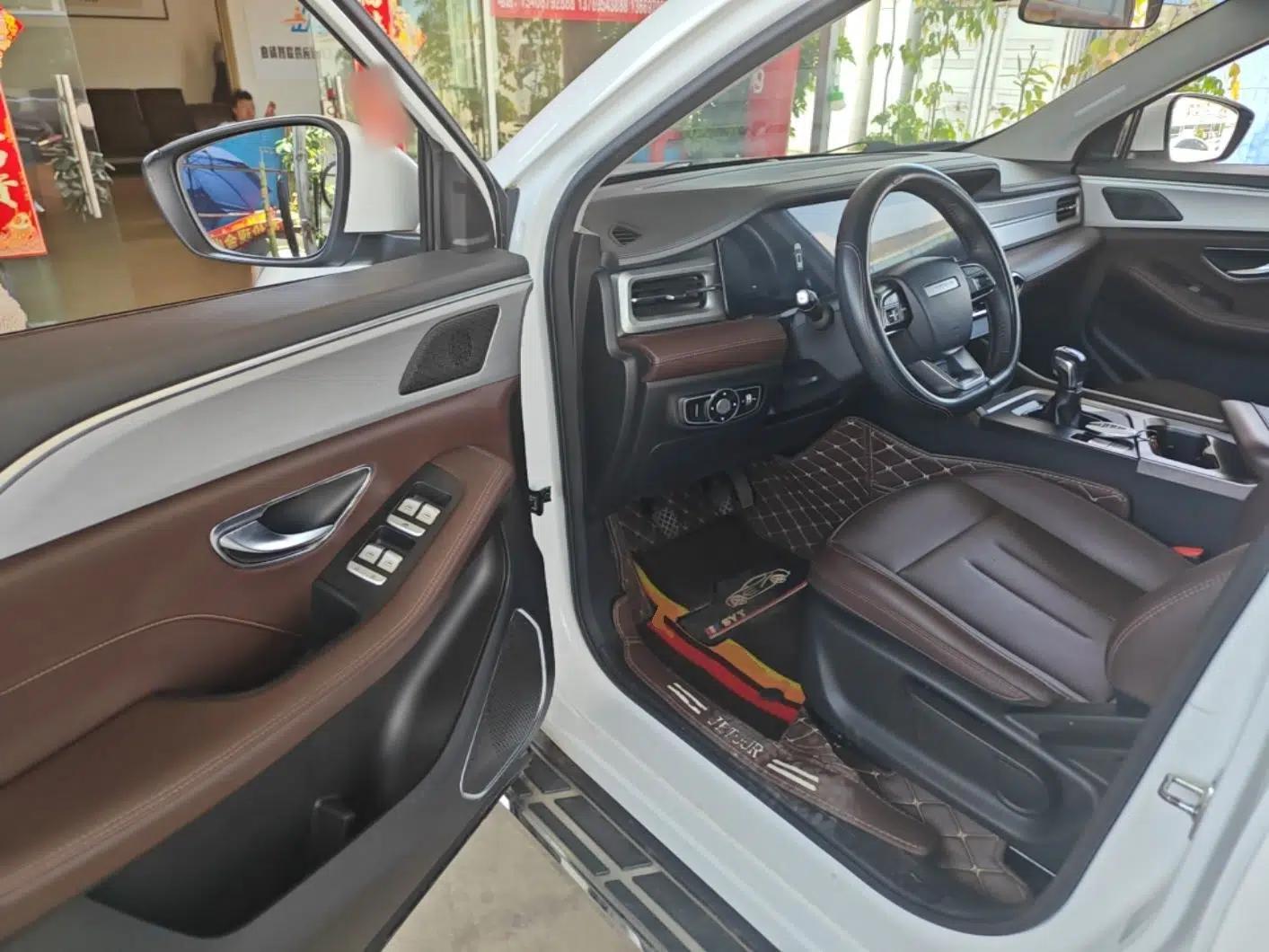 JETOUR X90 PLUS 2022 1.5T Manual Bieyuan 7-Seater — миниатюра 19
