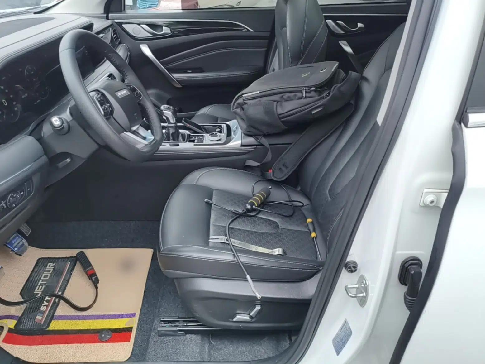 JETOUR X90 2020 1.5T Manual Shadow Joy Version 5 Seats — миниатюра 21