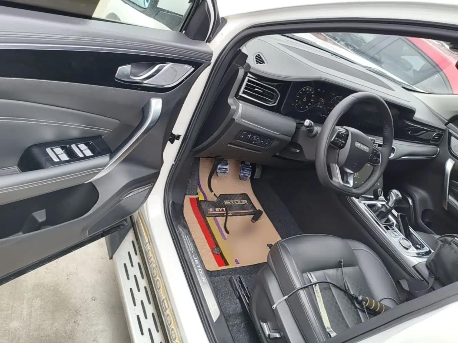JETOUR X90 2020 1.5T Manual Shadow Joy Version 5 Seats — миниатюра 22