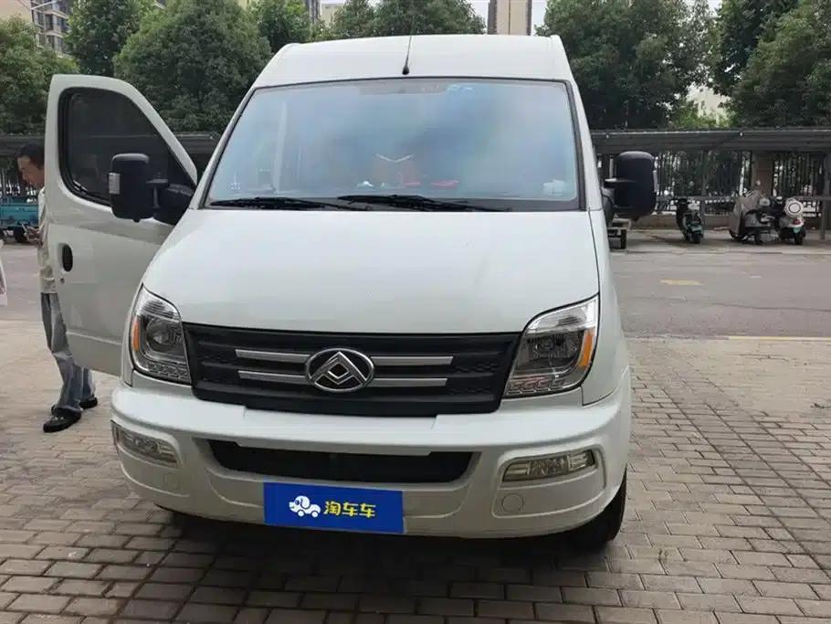 Xintu V80 2023 2.0T Manual Classic Aoyuntong Long Wheelbase Mid-Roof 6/7/8/9 Seats — миниатюра 2