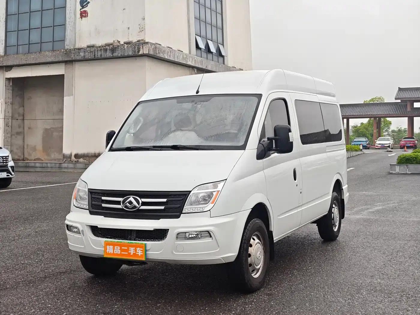Xintu V80 2021 2.0T Manual Classic Aoyuntong Short Wheelbase Mid-Roof 5/6 Seat — миниатюра 1
