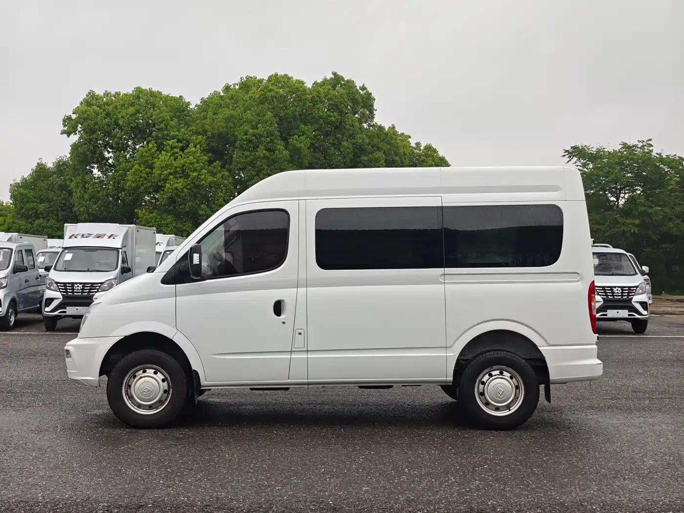 Xintu V80 2021 2.0T Manual Classic Aoyuntong Short Wheelbase Mid-Roof 5/6 Seat — миниатюра 4