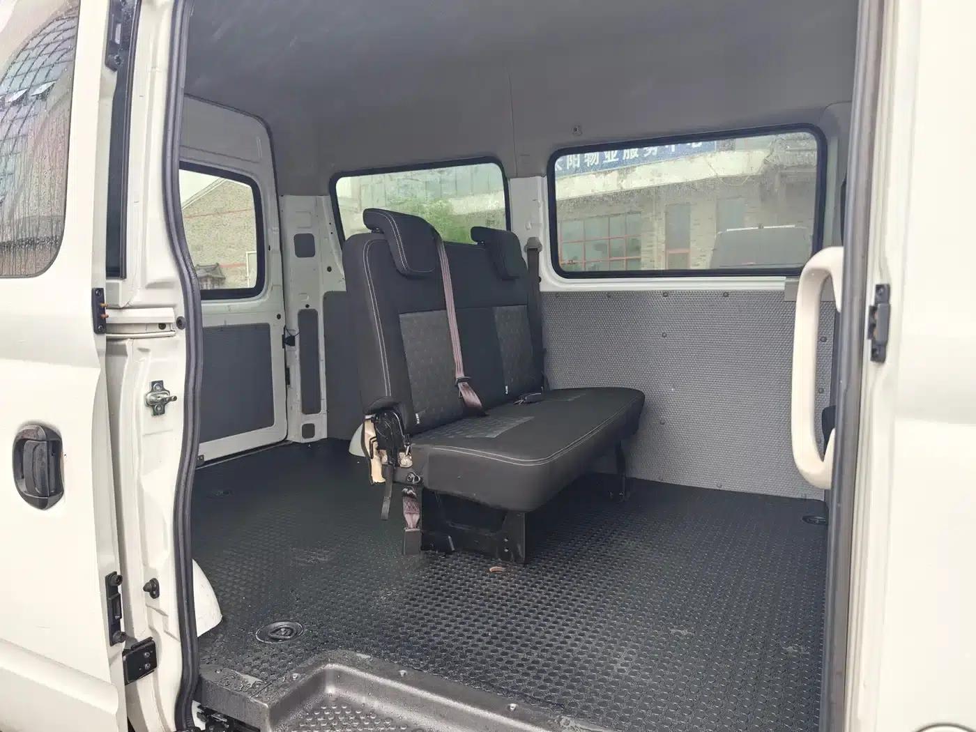 Xintu V80 2021 2.0T Manual Classic Aoyuntong Short Wheelbase Mid-Roof 5/6 Seat — миниатюра 9
