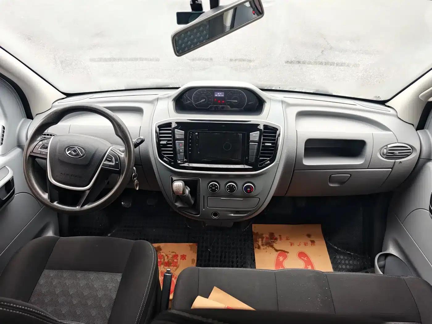 Xintu V80 2021 2.0T Manual Classic Aoyuntong Short Wheelbase Mid-Roof 5/6 Seat — миниатюра 10