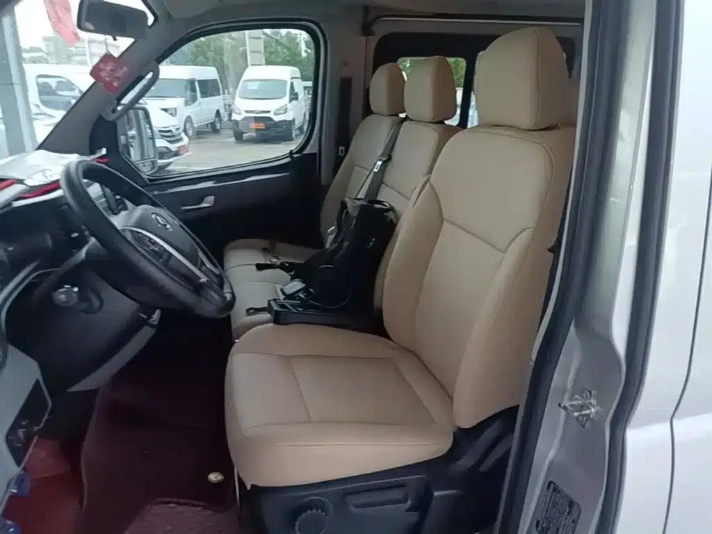 Xintu V80 2023 2.0T Manual Classic Aoyuntong Power Edition Short Wheelbase Ultra-Low Roof 7/8/9 Seats — миниатюра 15
