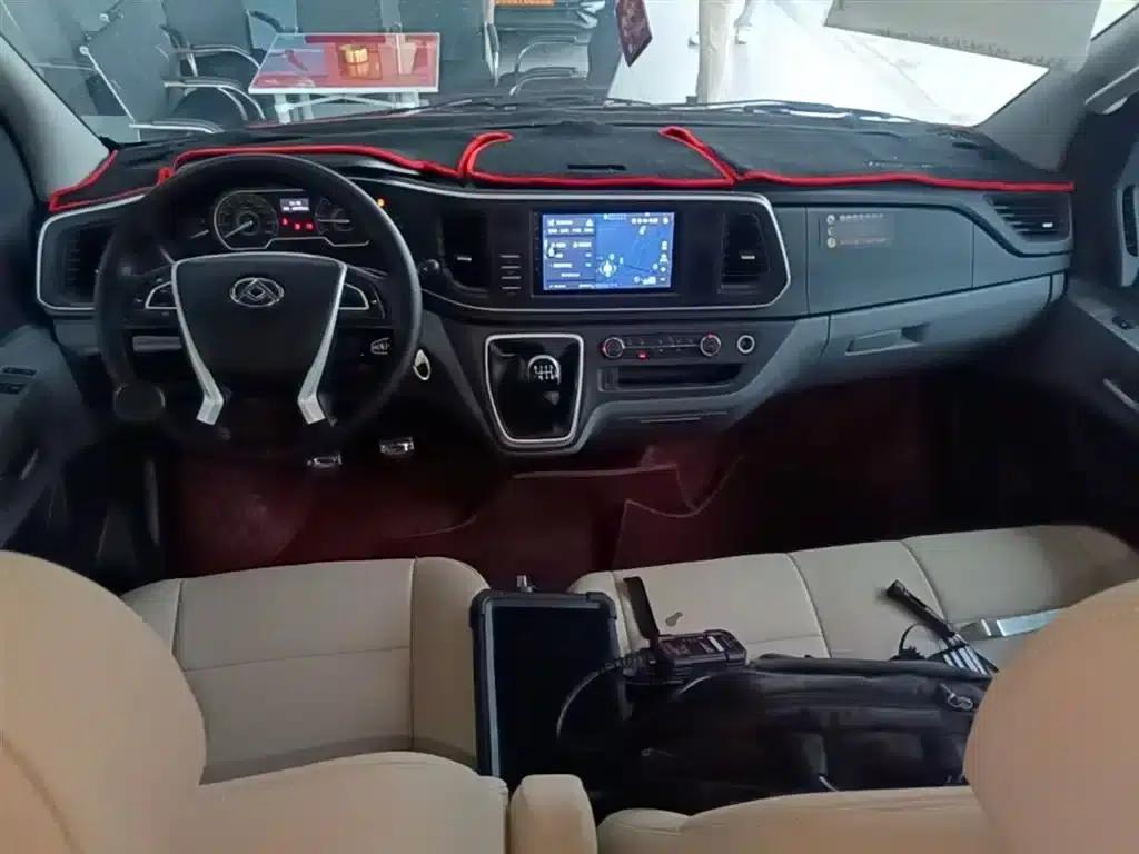Xintu V80 2023 2.0T Manual Classic Aoyuntong Power Edition Short Wheelbase Ultra-Low Roof 7/8/9 Seats — миниатюра 10