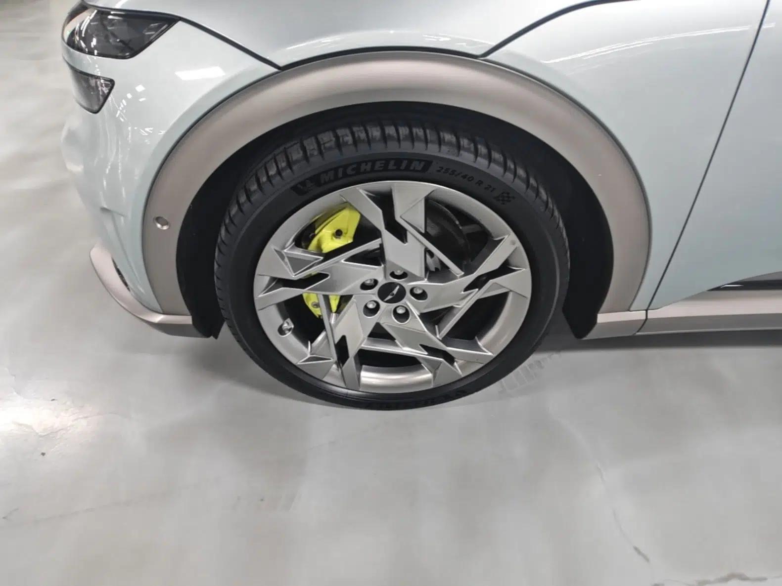 Genesis GV60 2023 Dual-Motor All-Wheel-Drive High-Performance Flagship Edition — миниатюра 9