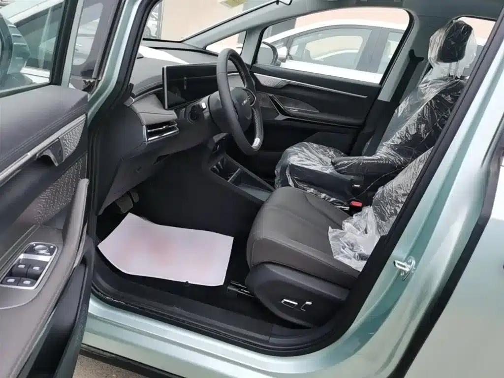 Everyone 7 2024 Facelift Super Hybrid Long Range Enjoy Edition — миниатюра 15