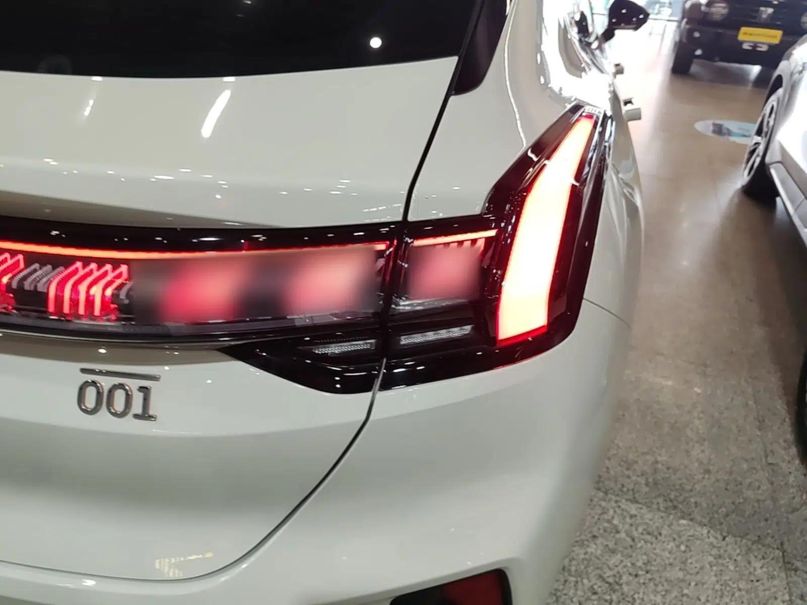 Zeekr 001 2025 WE Edition 95 kWh All-Wheel Drive — миниатюра 7
