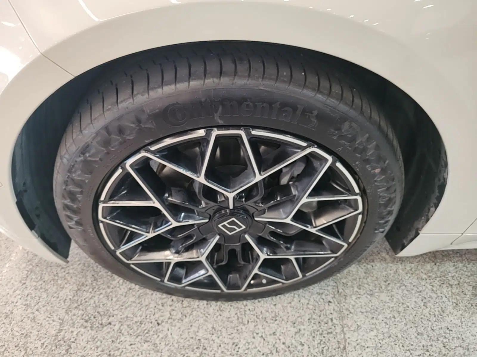 Zeekr 001 2025 WE Edition 95 kWh All-Wheel Drive — миниатюра 8