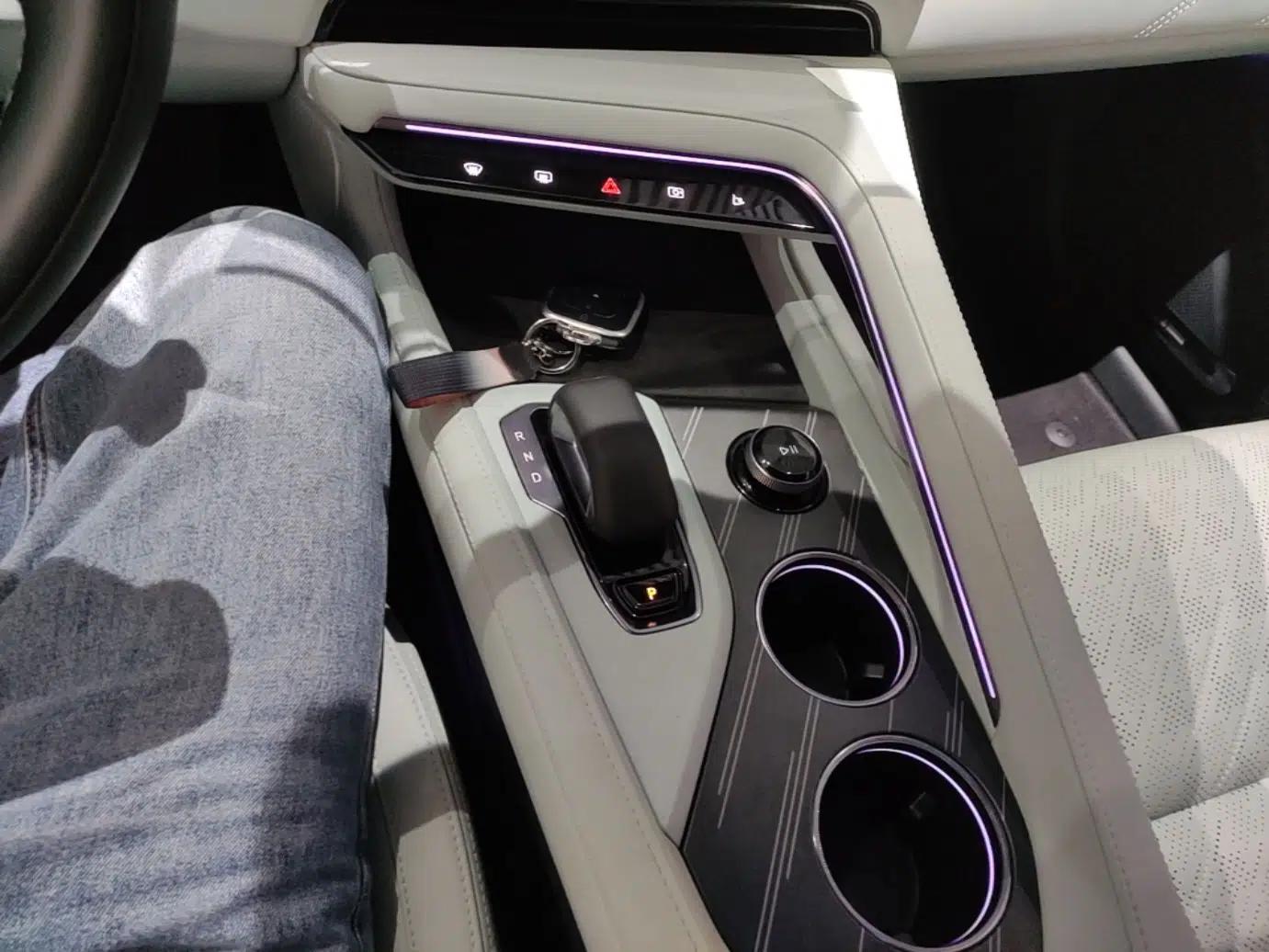 Zeekr 001 2024 YOU Edition 100 kWh All-Wheel Drive — миниатюра 16