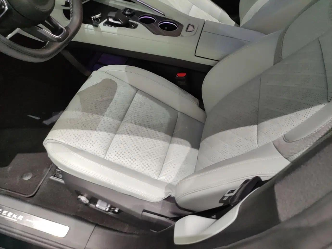 Zeekr 001 2024 YOU Edition 100 kWh All-Wheel Drive — миниатюра 17