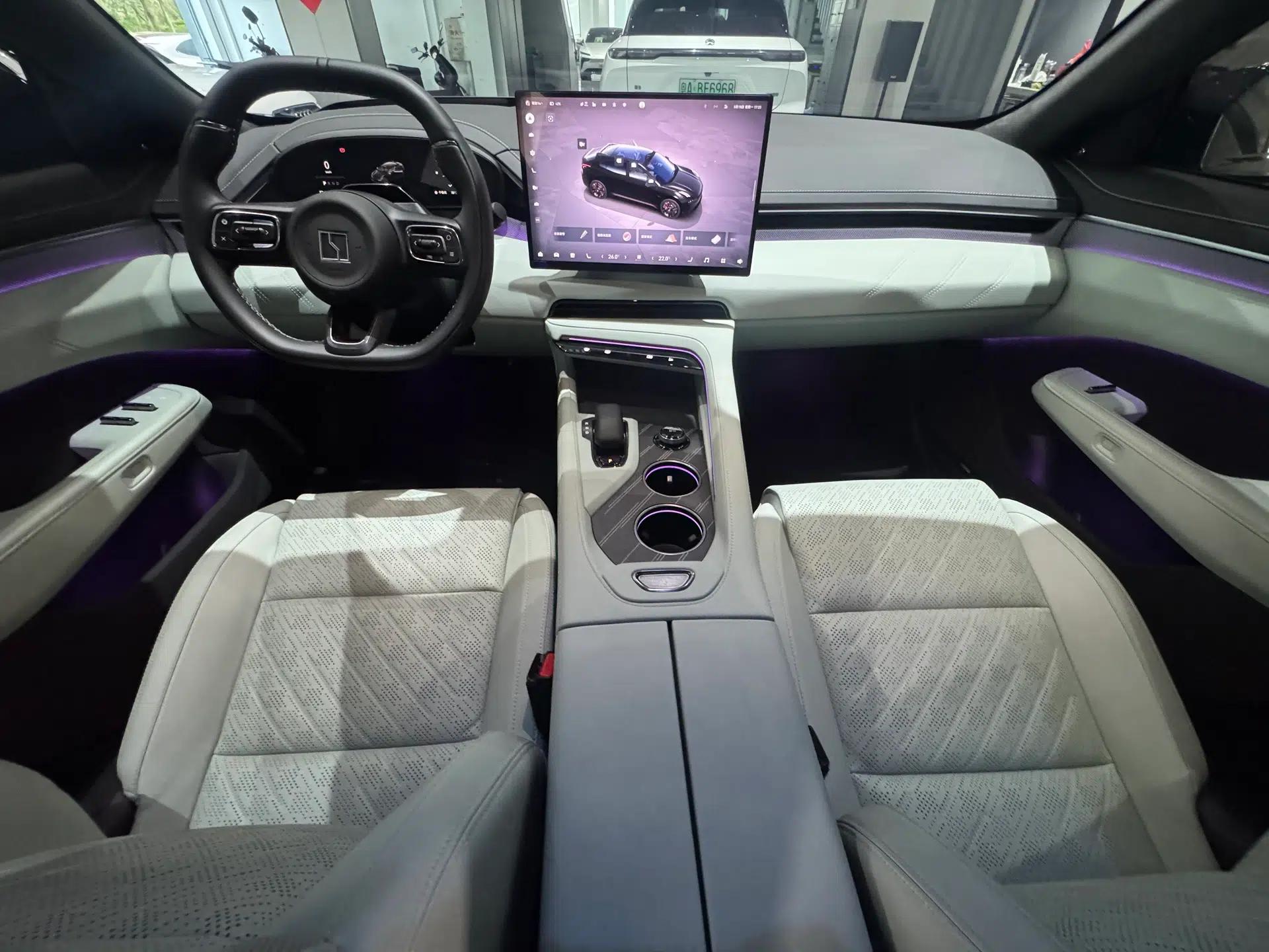 Zeekr 001 2024 YOU Edition 100 kWh All-Wheel Drive — миниатюра 22