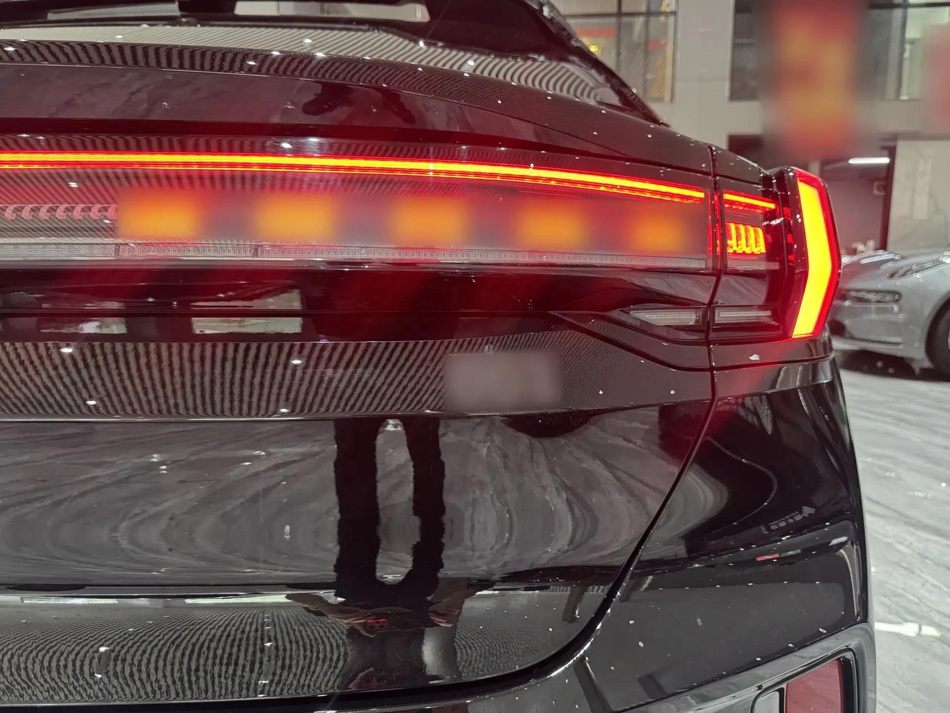 Zeekr 001 2024 YOU Edition 100 kWh All-Wheel Drive — миниатюра 7