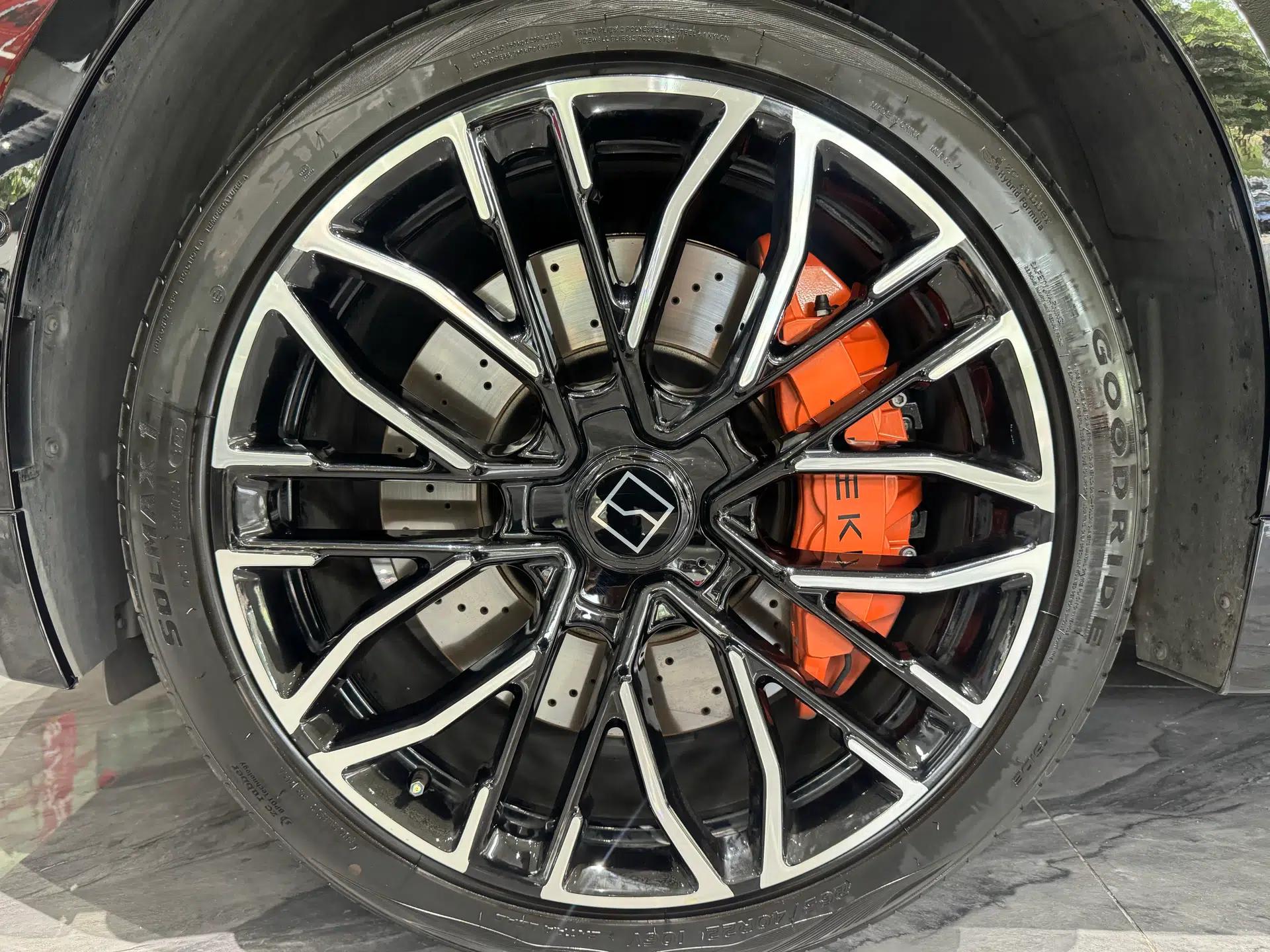 Zeekr 001 2024 YOU Edition 100 kWh All-Wheel Drive — миниатюра 8