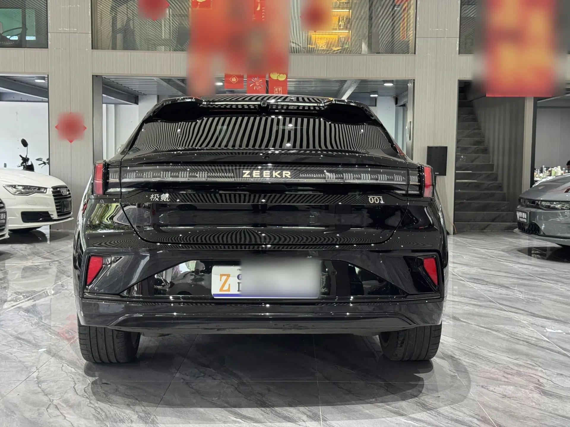 Zeekr 001 2024 YOU Edition 100 kWh All-Wheel Drive — миниатюра 10