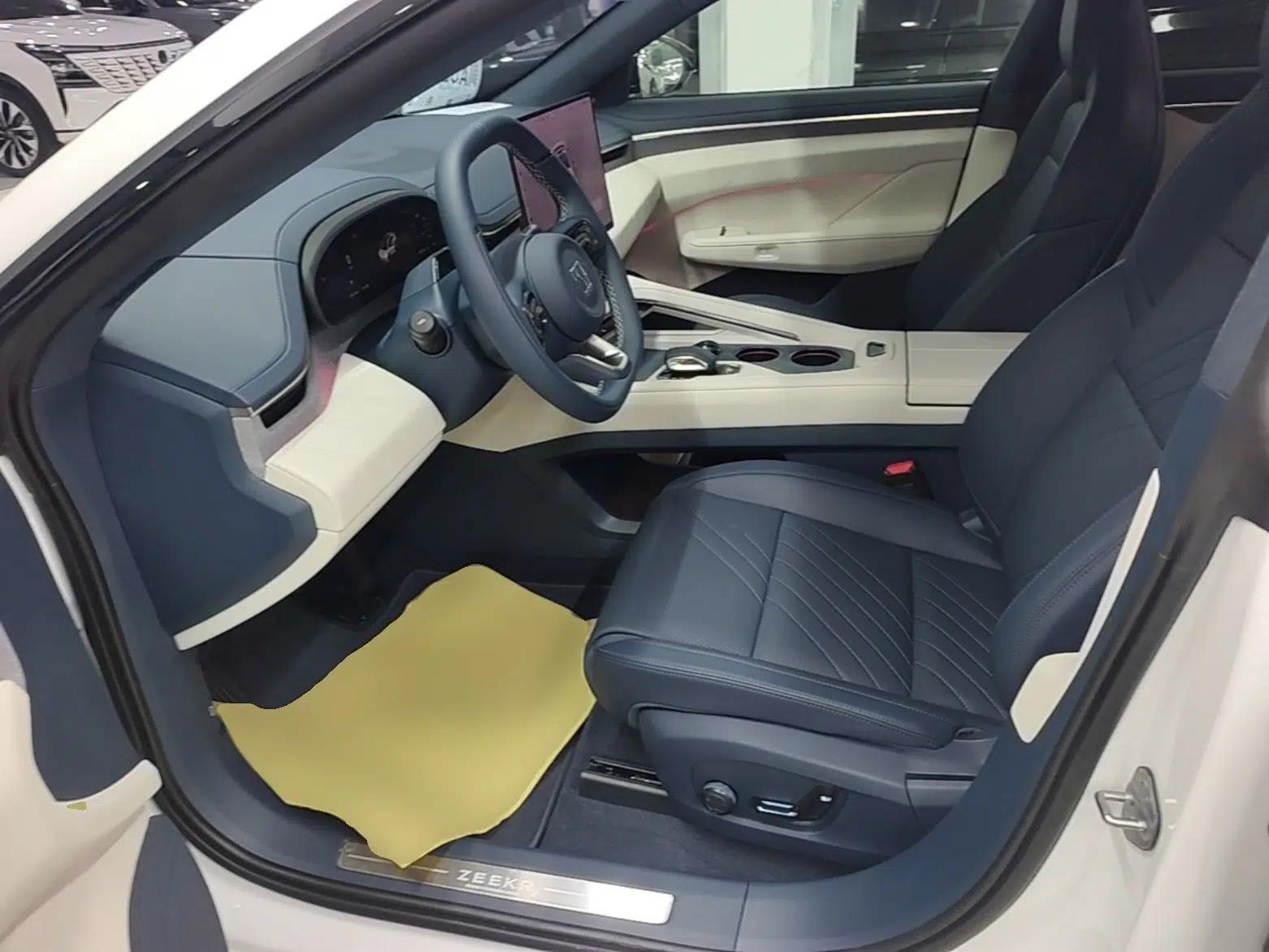 Zeekr 001 2025 YOU Edition 100 kWh All-Wheel Drive — миниатюра 17