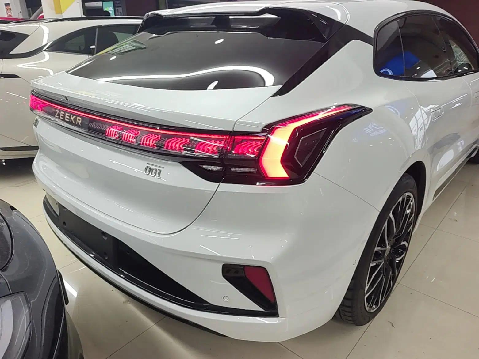 Zeekr 001 2025 YOU Edition 100 kWh All-Wheel Drive — миниатюра 3